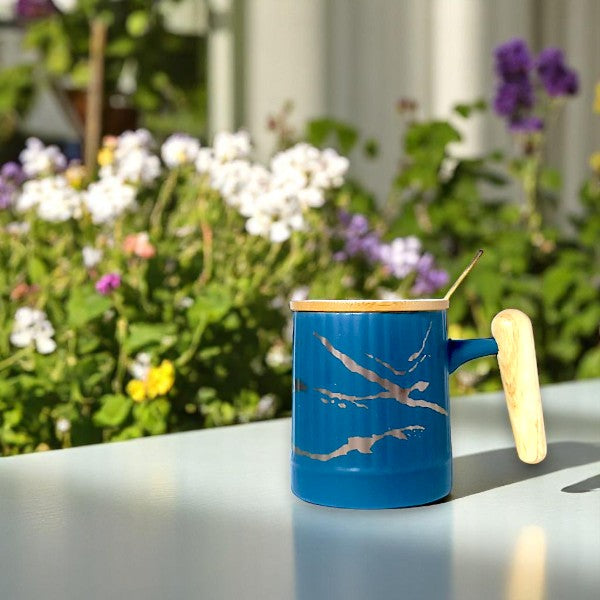 Ceramic mug with wooden handle & lid + golden stainless spoon