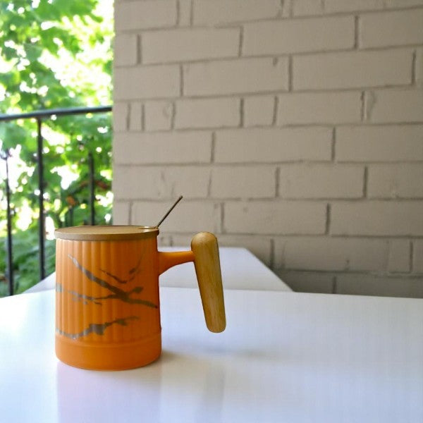 Ceramic mug with wooden handle & lid + golden stainless spoon